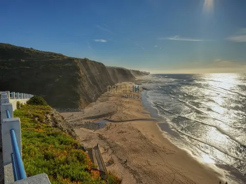 Moradia de Luxo a 5 Minutos da Praia de Magoito – Sintra