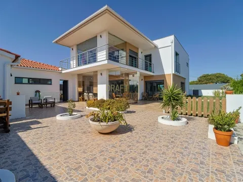 Maison 3 chambres + 1 à Assafora – Espace, intimité et élégance