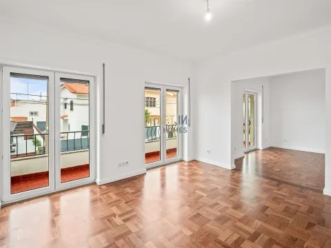 Appartement 2 chambres à louer à Cascais avec garage