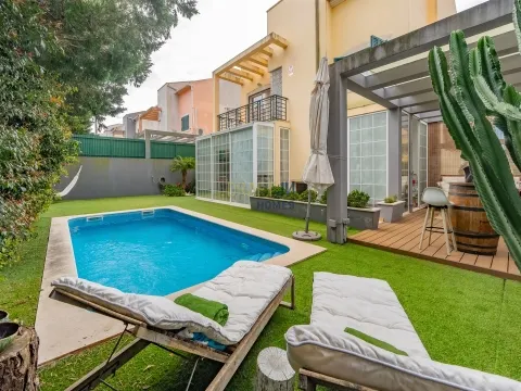 4-Zimmer-Haus mit beheiztem Pool in Alcabideche zu vermieten