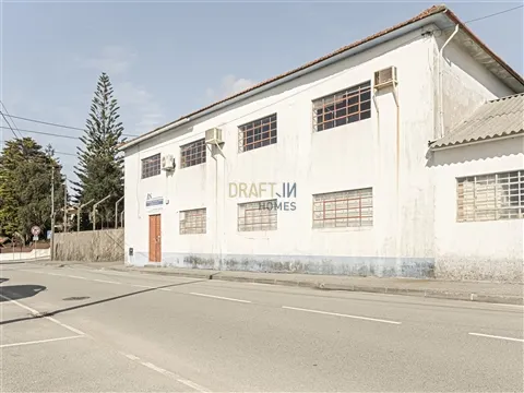 🏢 Vielseitige Lagerhalle in São Paio de Oleiros.Zur Vermietung oder zum Verkauf – optimieren Sie Ih
