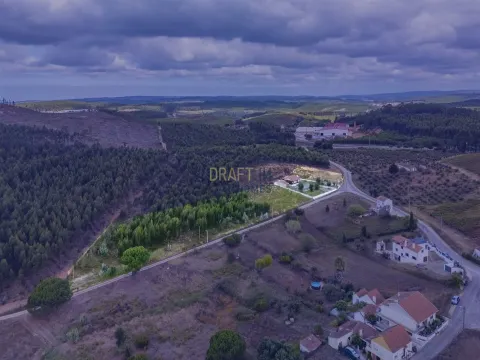 Lotto di terra per la costruzione 1000 m2.