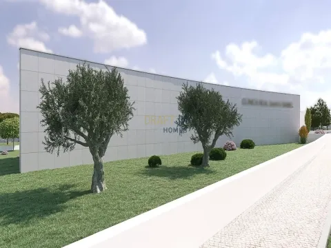 Städtisches Grundstück mit genehmigtem Projekt für Seniorenresidenz in Leiria