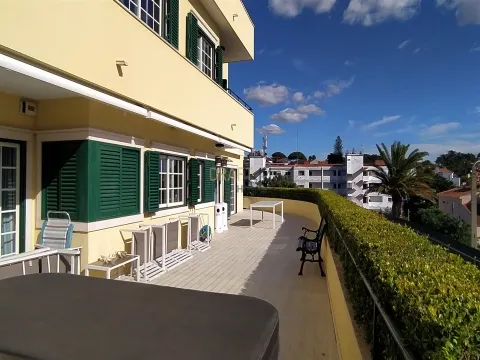 3-Zimmer-Wohnung in Monte Estoril zu verkaufen.