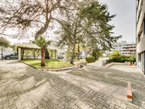 ​​​​​​​T2 para arrendamento no centro de Cascais