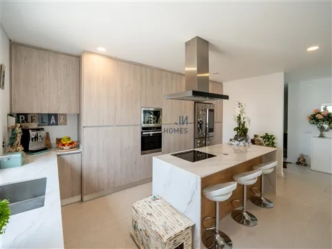 Vivienda T4 de una sola planta con arquitectura moderna en Pataias | Alcobaça