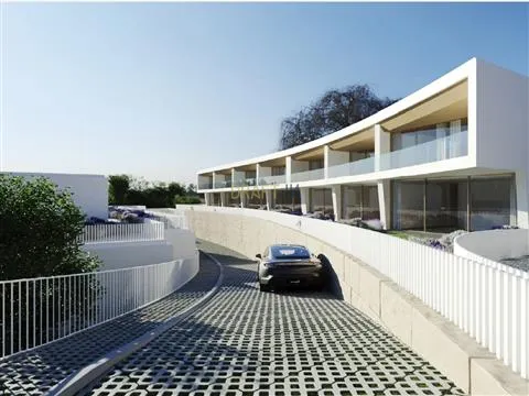 Nuova villa con 4 camere da letto a Loures