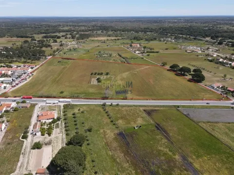 Terreno para construcción de comercio/servicios.