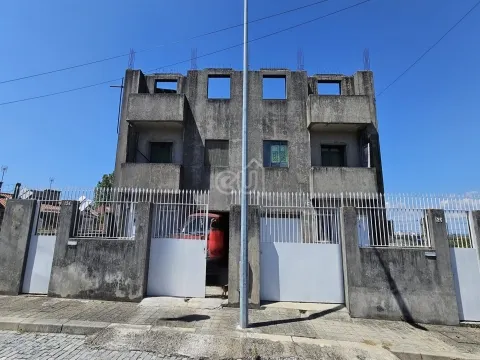 Detached house to restore T4