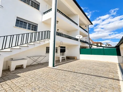 Moradia Geminada T4