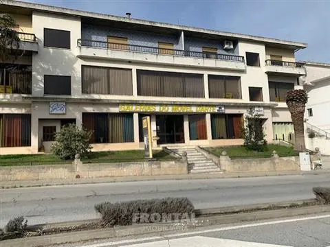 Loja comercial com 1200 m2 no centro de Vila Flor