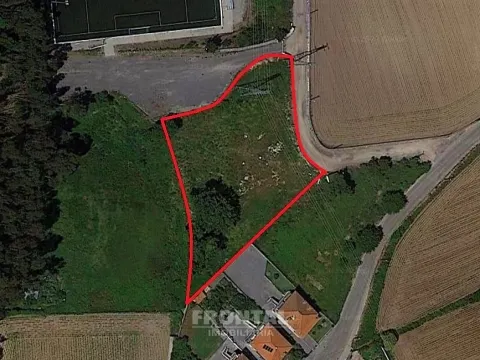 Terreno Para Construção com 2.400 m² - 4 Frentes | Azurara, Vila do Conde