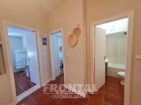 Apartamento T1+1 Remodelado no Centro do Porto – Pronto a Habitar
