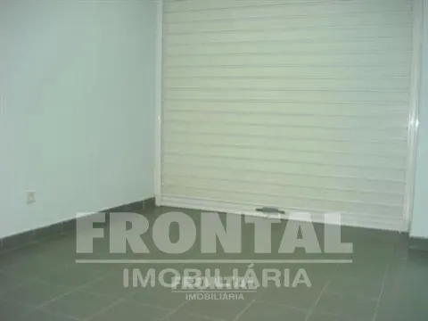 Loja com Projeto Aprovado para Habitação T3 | Nogueira da Maia, Maia, Porto