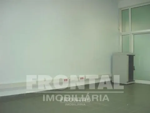 Loja com Projeto Aprovado para Habitação T3 | Nogueira da Maia, Maia, Porto