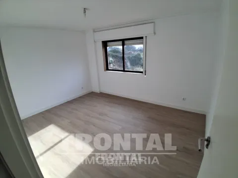 Apartamento T2 em Fase Final de Remodelação | Duas Frentes | Rio Tinto, Gondomar