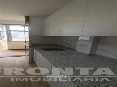 Apartamento T4 Totalmente remodelado à venda | Localização central no Porto