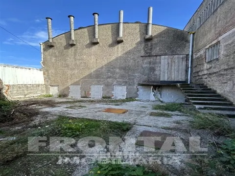 Warehouse with Housing Potential | Milheirós, Maia