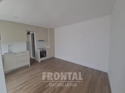 Impeccable and Renovated 2-Bedroom House for Sale &#124; Paranhos, Porto