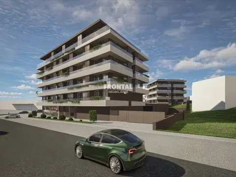 Terrain constructible avec permis de construire - À côté du centre commercial Gaia &#124; São Pedro Da Af