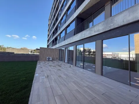 T2 Nautilus IV C/Terraço e Jardim (175m2)