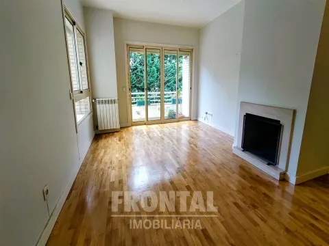 3-Bedroom Apartment in Excellent Condition | Ramalde, Porto