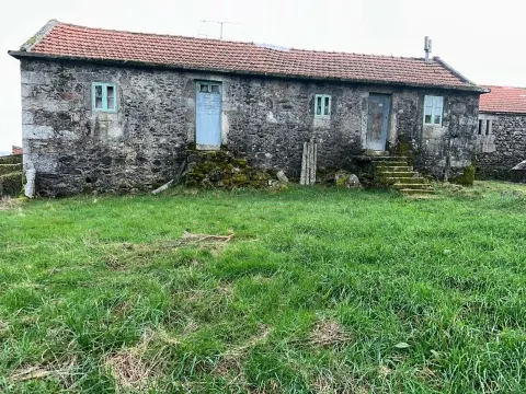 Detached house to restore T4