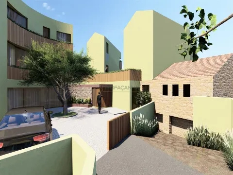 Conjunto de Três Casas com Projeto, localizadas em Alvaredo, no concelho de Melgaço