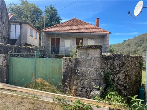 Oportunidade Única Investimento Turismo Rural, Moradia com Projeto| Varziela,