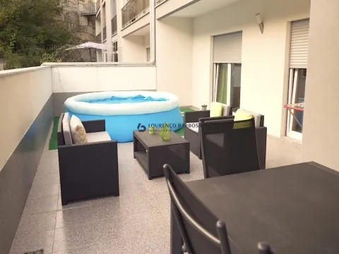 Apartamento T3 com Terraço Amplo