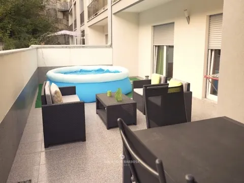 Apartamento T3 com Terraço Amplo