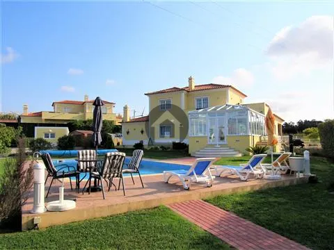 Villa de 4 chambres près de la plage et de la ville,