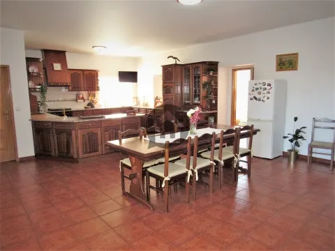 Magnificent villa with excellent potential for local accommodation or B&B with a gross area of 794 m