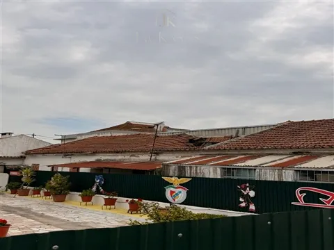 Moradia para Restaurar T6