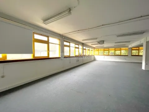 Bureau à Porto avec 222m2