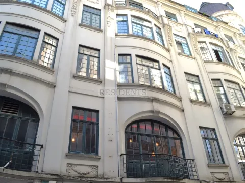 Bureau sur Av. dos Aliados