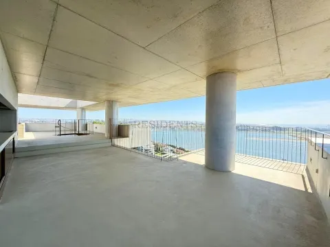 Penthouse 4 chambres avec terrasse et piscine privée | Foz do Douro