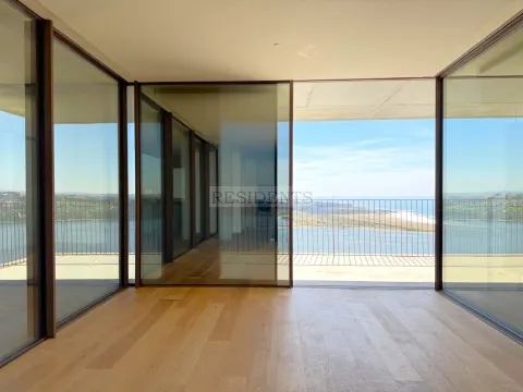 Penthouse 4 chambres avec terrasse et piscine privée | Foz do Douro