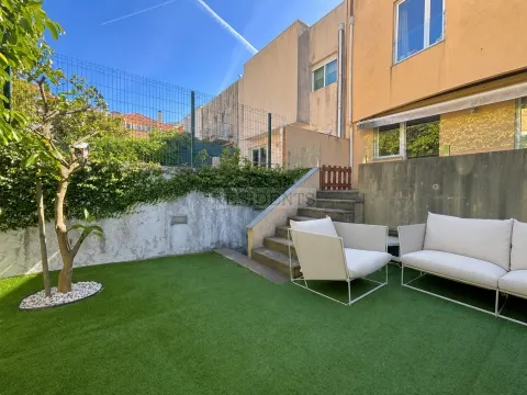 Moradia T5 com jardim e vista mar | Pinhais da Foz