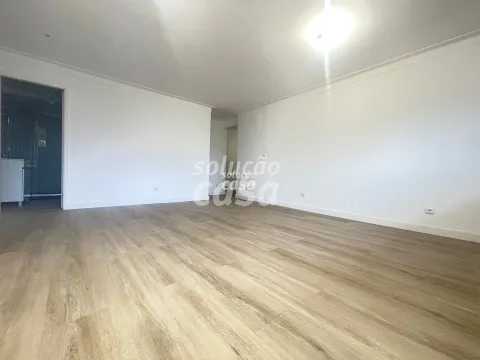 Apartamento T2 próximo da Estação do Metro!