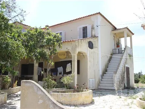 Moradia  antiga T5 Carvoeiro