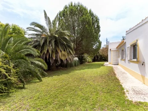 Villa in the center of Penina Golf Resort