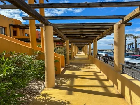 Apartamento T2 com Vista Mar e Rio na Marina da Praia da Rocha – Portimão