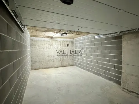 Garages à box privé dans la zone riveraine de Portimão