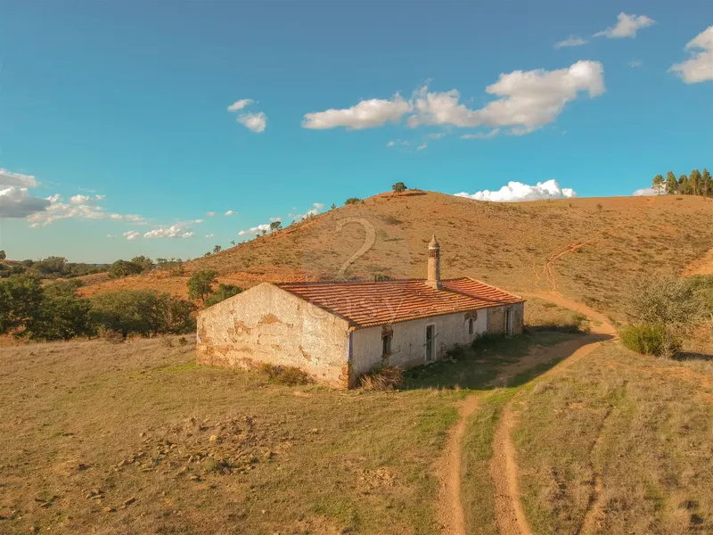 Herdade com 44,875 hectares, Ruína para recuperação, Costa Vicentina, Odemira, Alentejo