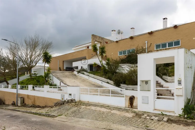 Moradia T6 isolada em Arruda dos Vinhos