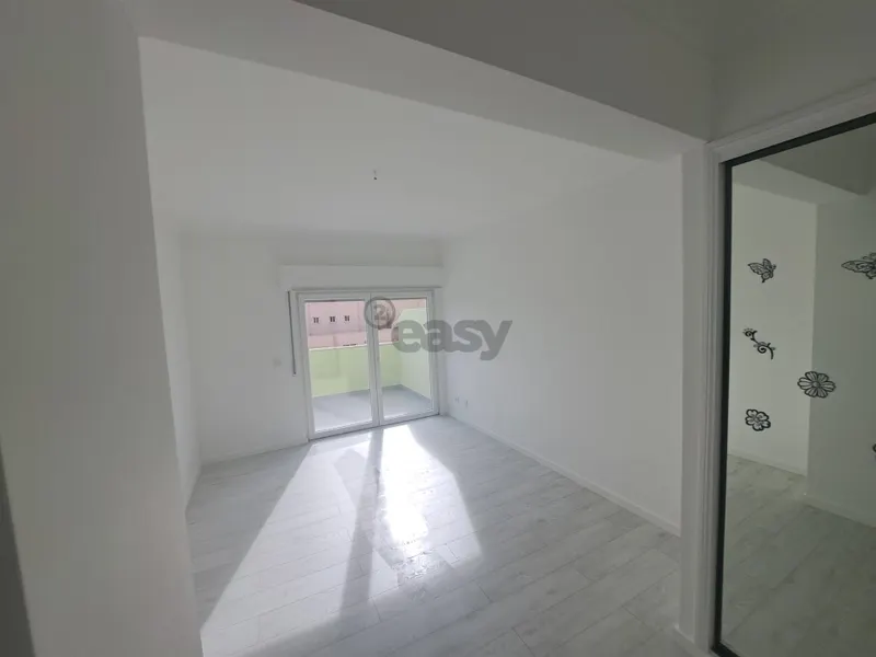 Apartamento 5 assoalhadas Duplex - Avenida de Fitares