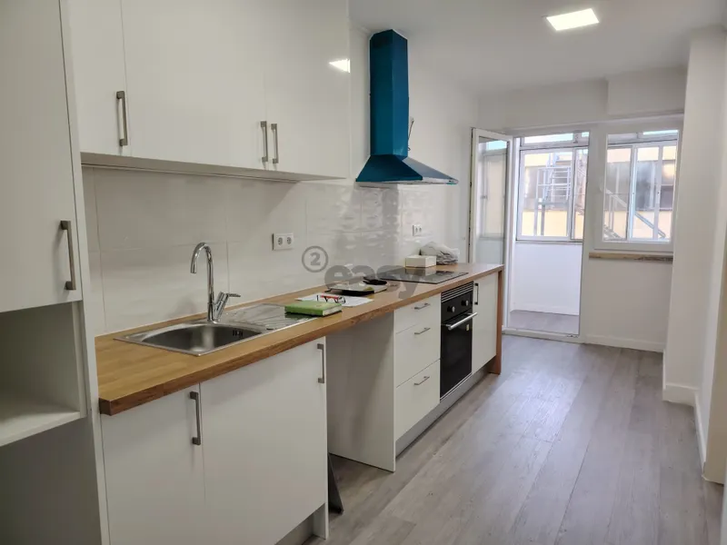 T4 totalmente remodelado em Benfica