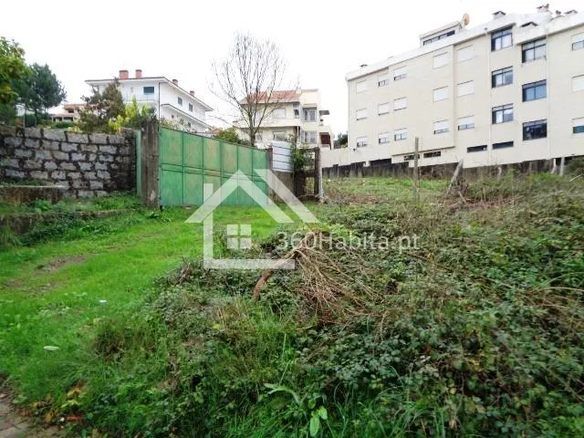 Terreno Urbano - Porto, Valongo, Campo e Sobrado