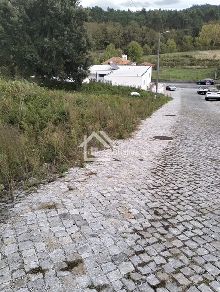 Land in Romariz, Meinedo Lousada